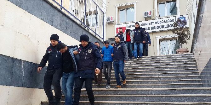 İstanbul’da Çökertilen Hırsızlık Çetesinin Üyeleri Adliyeye Sevk Edildi