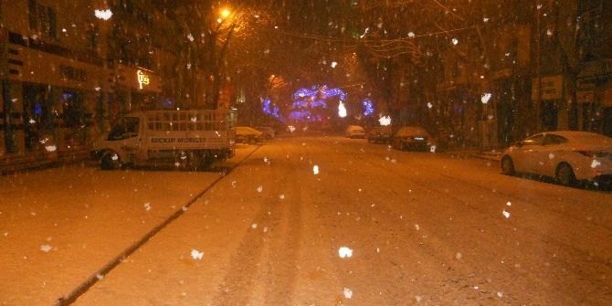 Kayan Kamyonetin Trafiğe Kapattığı Karayolu Yeniden Ulaşıma Açıldı