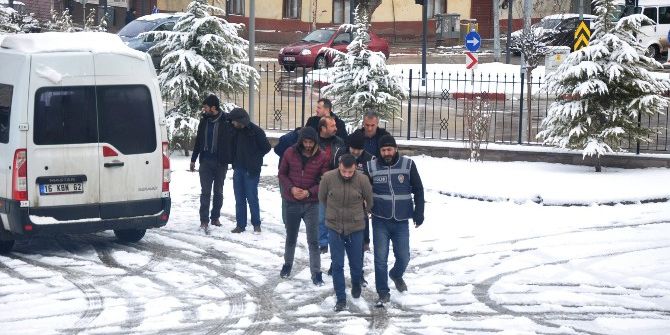 İnegöl’de Uyuşturucu Operasyonu: 6 Gözaltı