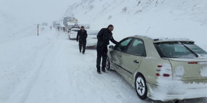 Erzurum - Bingöl Yolu Ulaşıma Kapandı