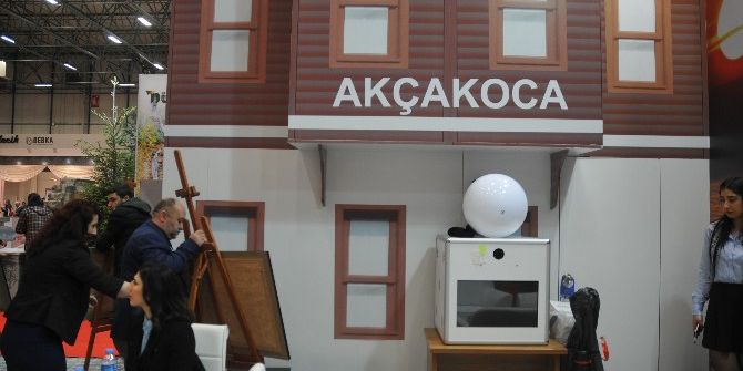 Akçakoca Standı Vatandaşlardan Yoğun İlgi Görüyor