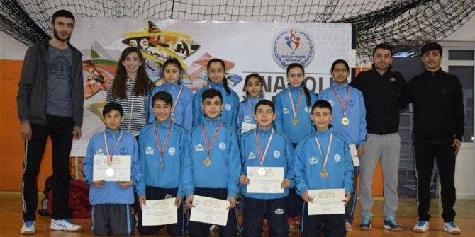 Malatya Badmintonda 1. Oldu