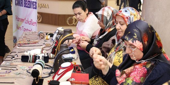 El Emeği Göz Nuru Takılar Göz Kamaştırıyor