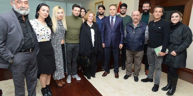 ’Şeytanın Kabilesi Semur’ Filminin Ekibi Vali Altıparmak’ı Ziyaret Etti