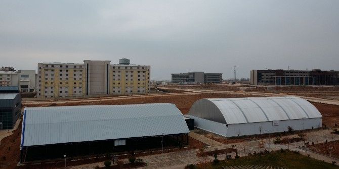 Kapalı Halı Sahaların İnşaatı Bitti