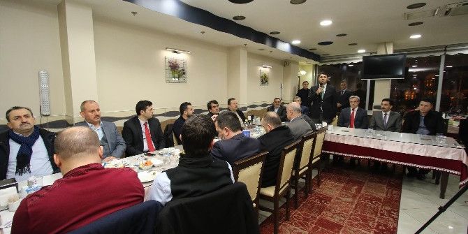 Emekliye Ayrılan Başkan Yardımcısına Veda Yemeği