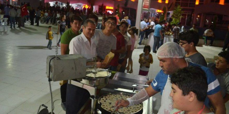 Selendi’de Darbe Girişiminde Şehit Olanlar İçin Mevlit Okutuldu