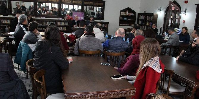 Manisalı Yazar Engin Topuz Okurlarıyla Buluştu