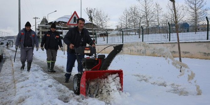 Adapazarı’nda Ekipler Sabaha Kadar Çalıştı