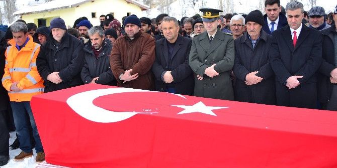 Uzman Erbaş Uzel, Anne Ve Babasıyla Toprağa Verildi