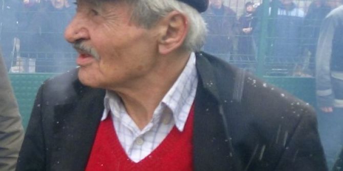 Yanan Evini Çaresiz Gözlerle İzledi