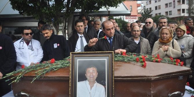 Pratisyen Doktor İçin Cenaze Töreni Düzenlendi