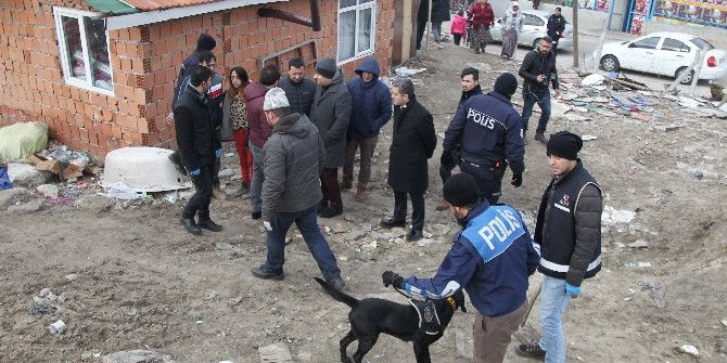 Polisi Görünce Bonzaiyi Kömür Sobasında Yakmaya Çalışırken Yakalandı