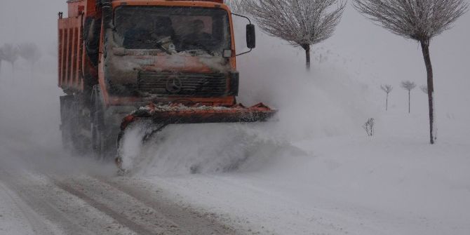 Sivas’ta Karla Mücadele Çalışmaları Aralıksız Sürüyor