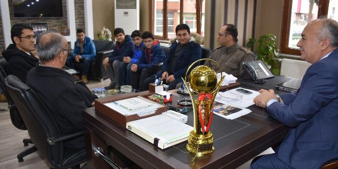 Dursunbeyli Sporcular Badminton İl Şampiyonu Oldular