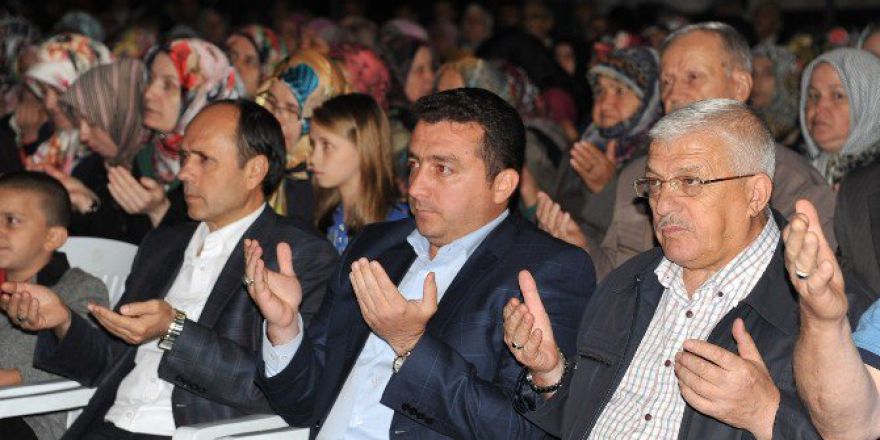 Besmele İlahi Grubu Demokrasi Nöbeti Tutan Bozüyüklüleri Duygulandırdı