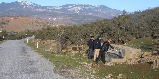 Bu Çeşmeden Su İçen Şifa Buluyor