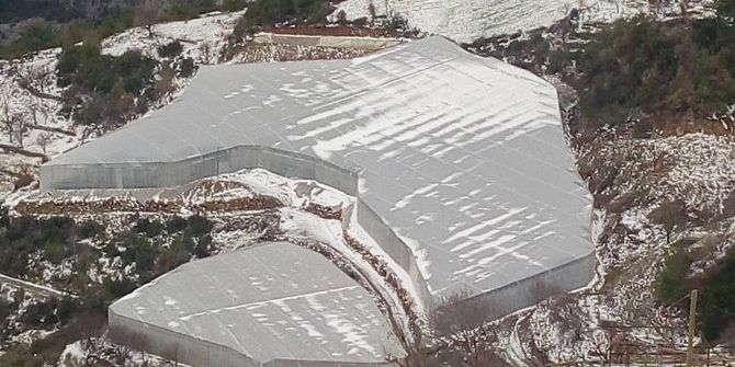 Anamur’da Gündüz Kar Yağışı, Akşam Da Seralarda Don Telaşı Yaşanıyor