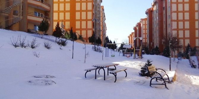 Kilis’te Aniden Bastıran Kar Yağışı Etkili Oldu