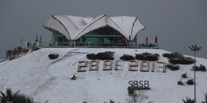 Samsun’da Kar Yağışı Etkisini Sürdürüyor