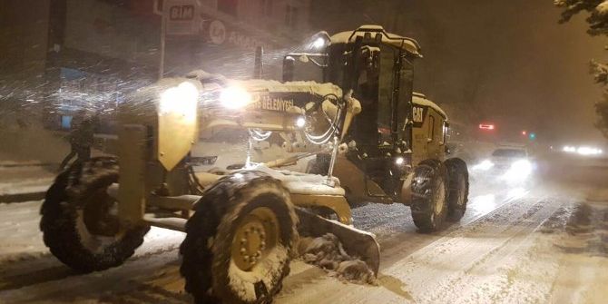 Kilis’te, Karla Mücadele Sabaha Kadar Sürdü