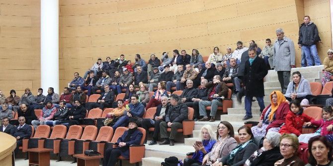 Akhisarlı Romanların Sorunları Masaya Yatırıldı