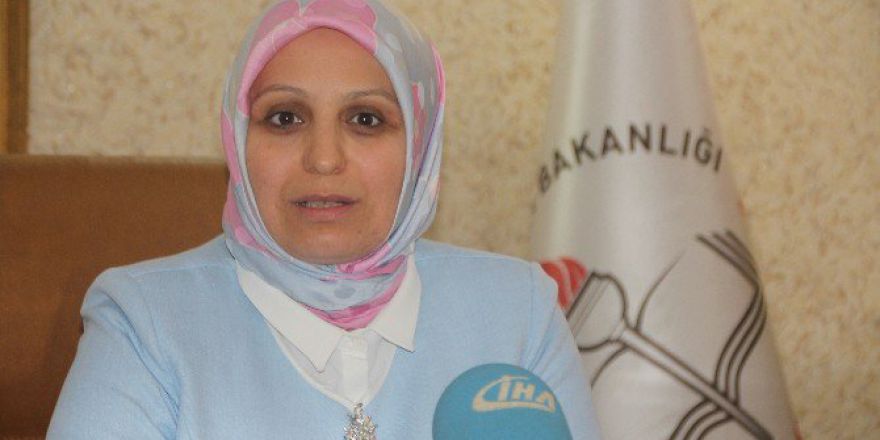 Türkiye’nin İlk Başörtülü İl Milli Eğitim Müdürü Bilecik’te Göreve Başladı