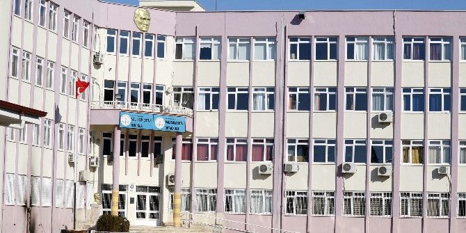 Isınmak İçin Seçilen Adres Polisi Alarma Geçirdi