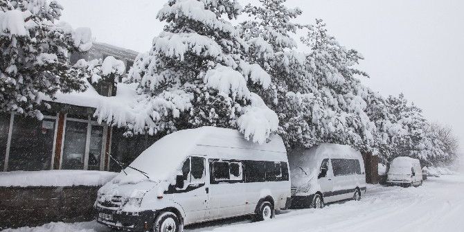 Ahlat’ta Kar Yağışı Hayatı Olumsuz Etkiledi