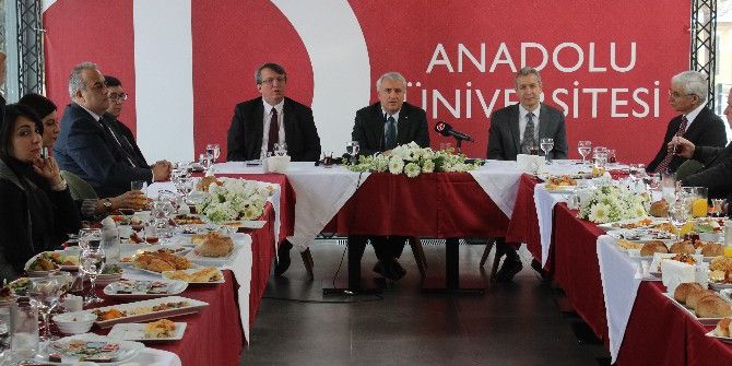 Rektör Gündoğan Basın Mensuplarıyla Buluştu
