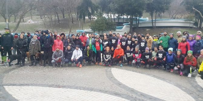 Maçka Parkı İçin Kar Altında Koştular