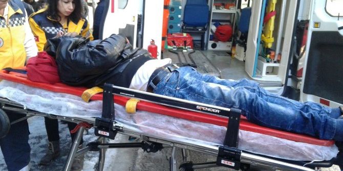 Buz Pistine Dönen Yollarda Yürürken Düşen Vatandaşlar Hastanelik Oldu