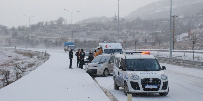 Tokat’ta Kar Yağışı Ve Buzlanma Kazalara Yol Açtı