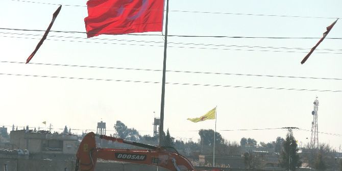 Suriye Sınırına Dev Türk Bayrağı Dikildi