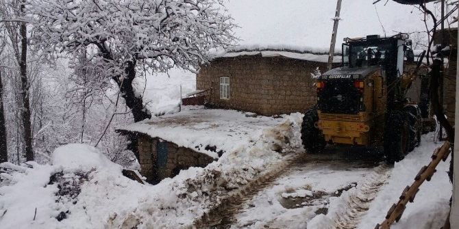 Derecik’de Karla Mücadele Çalışması