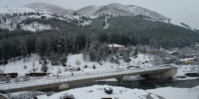 Baykan’da Kar Yağışı Sürüyor