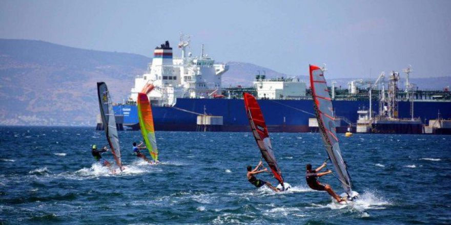 Aliağa Sahilinde Görsel Şölen