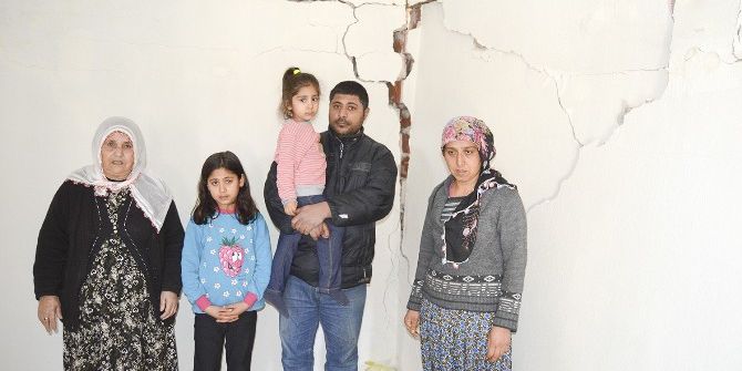 Güçlükle Aldıkları Ev Çakmak Gazıyla Yıkılıyordu