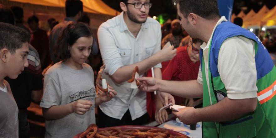 Demokrasi Nöbetinde Şehitler İçin Mevlit Okutuldu