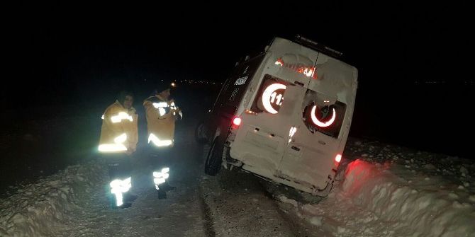 Hasta Kurtarmaya Giden 112 Ekipleri Yolda Mahsur Kaldı