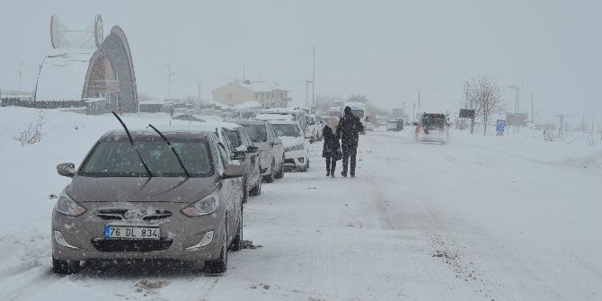 Sınava Girenlerin Kar Çilesi