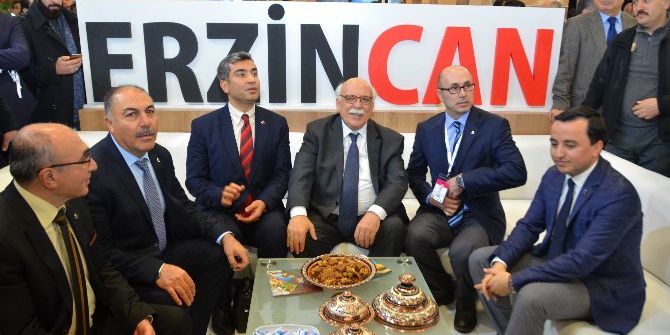 Bakan Avcı, Erzincan Standını Gezdi
