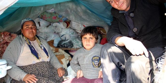 Naylon Çadırda Yaşayan Aile Yardım Bekliyor