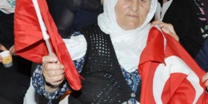 Medyatik Lastik Tamircisi Vesile Nine De "Evet" Dedi