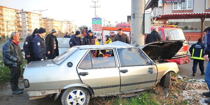 Bursa’da Direğe Çarpan Otomobilde Can Pazarı