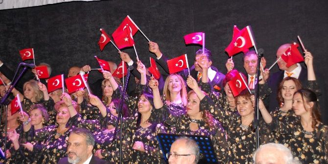Çgc Türk Halk Müziği Korosu’ndan Türkü Şöleni