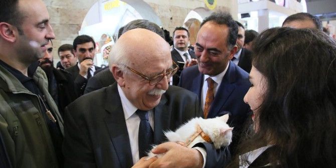 Bakan Avcı’dan Van Standına Ziyaret