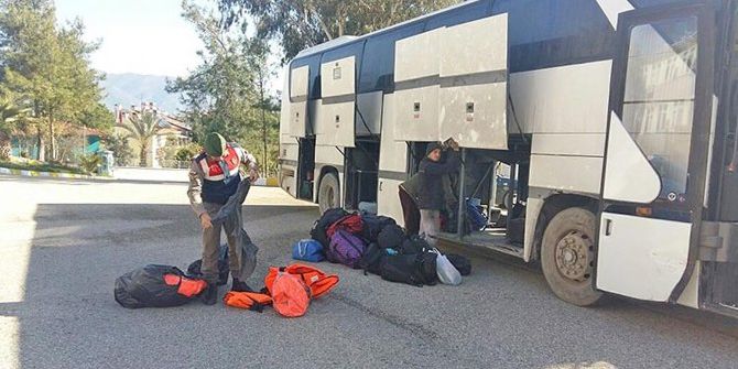 Demre’de 19 Kaçak Göçmen İle 4 Organizatör Yakalandı
