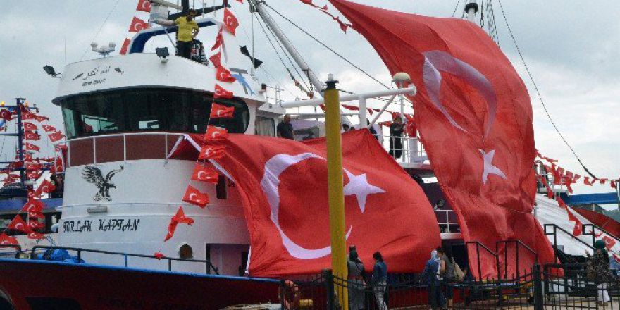 Ak Parti Yüzlerce Tekne İle Demokrasi Turuna Çıktı