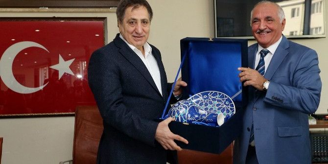 Vali Küçük: “Kardeşliği Herkese Göstermeniz Çok Önemli”